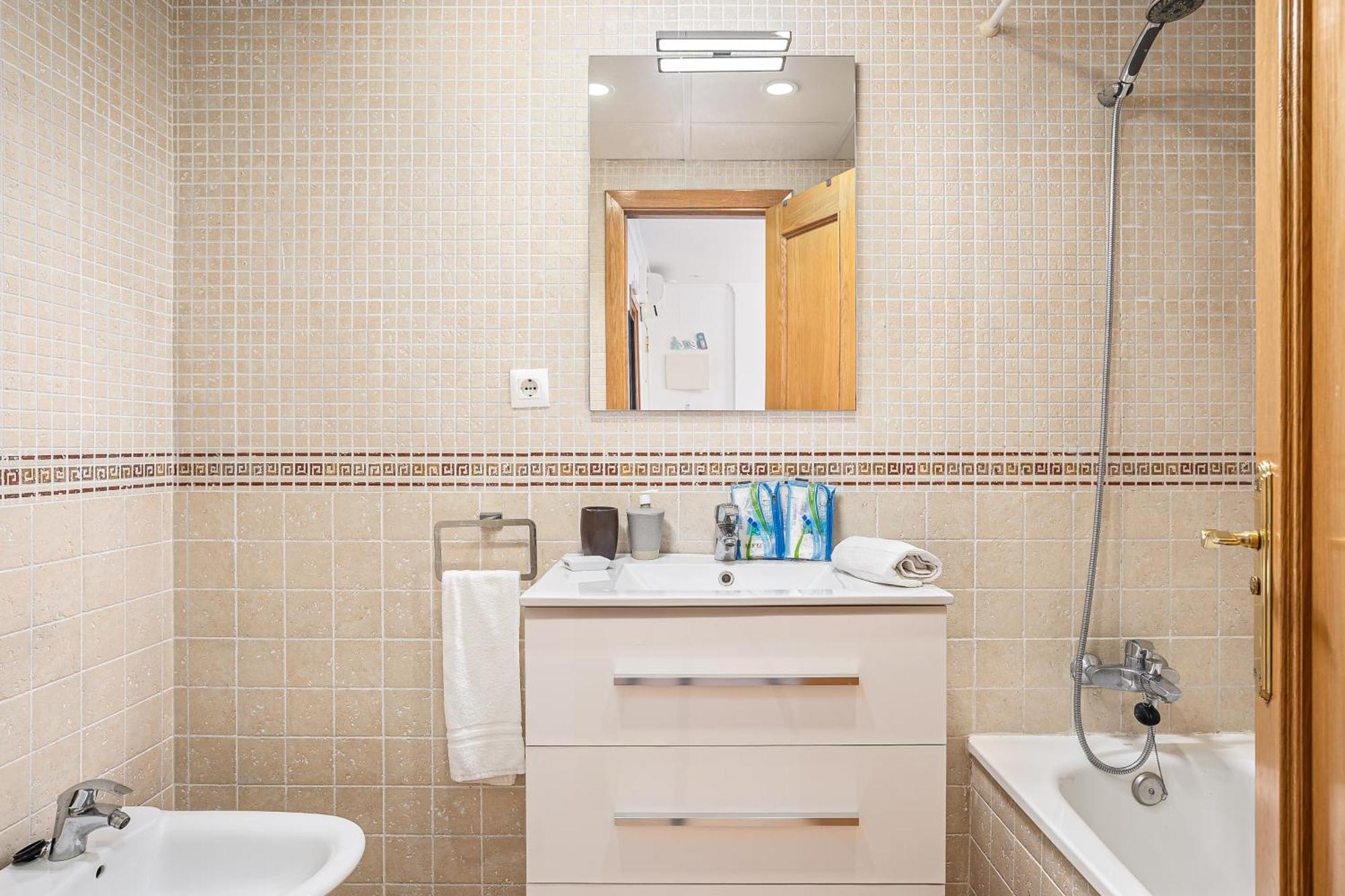 Apartamento Familiar Muy Soleado Cerca De La Playa Y Parking Incluido Chiclana de la Frontera Ngoại thất bức ảnh