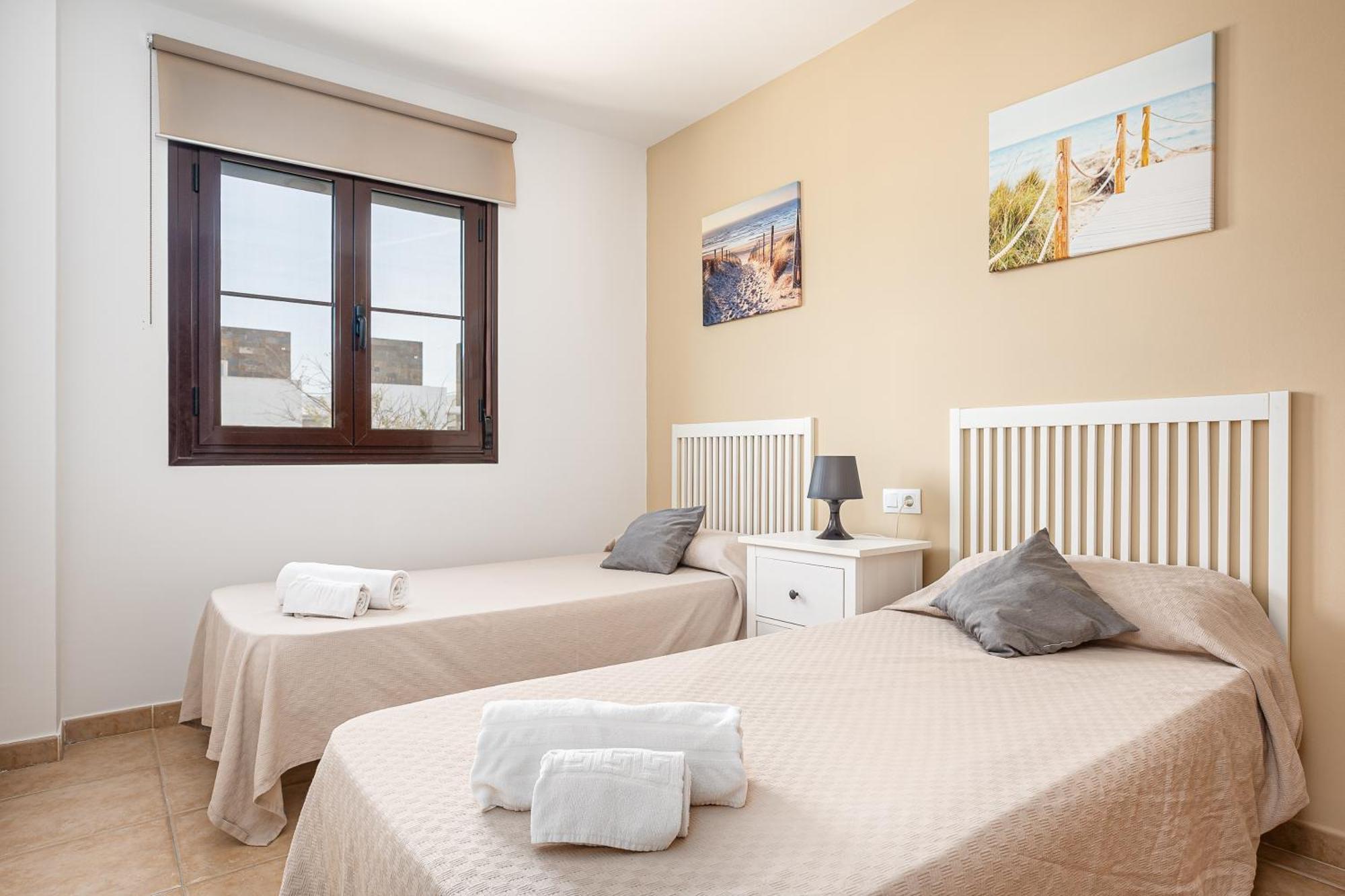 Apartamento Familiar Muy Soleado Cerca De La Playa Y Parking Incluido Chiclana de la Frontera Ngoại thất bức ảnh